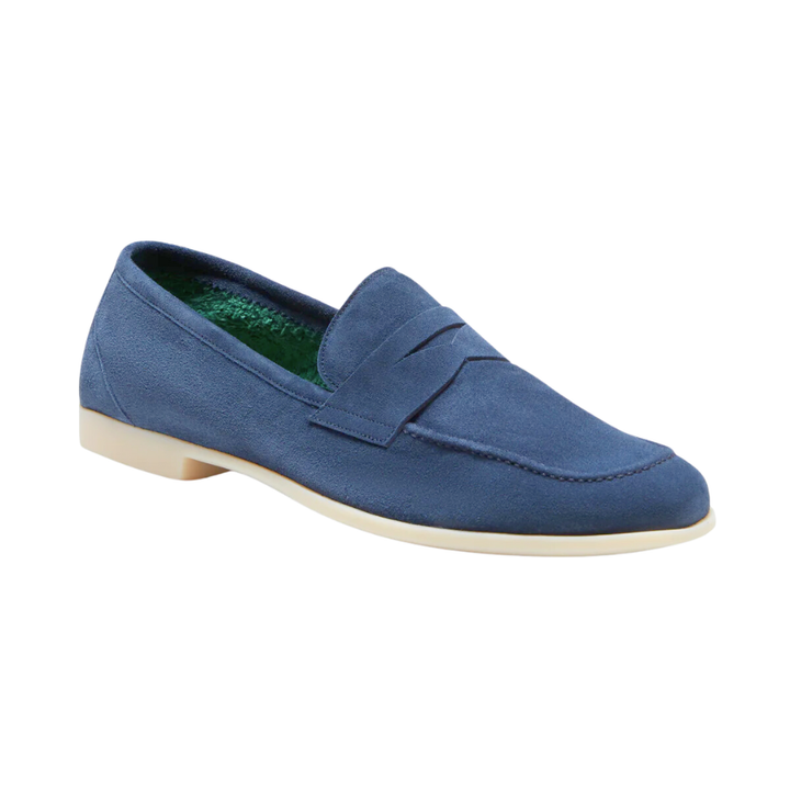 Band loafer from the Yacht line, made of soft suede. The breathable foam lining, leather insole and thin ultra-lightweight rubber sole make the shoe perfect for the summer season.