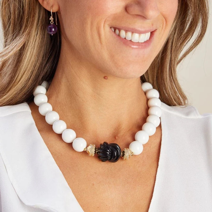 Victoire White Agate Necklace