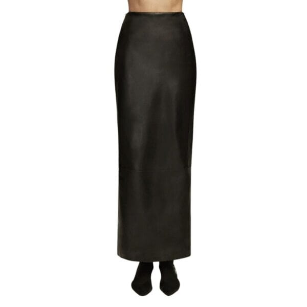 Sleek and timeless, 'The Alva Skirt' is constructed in supple nappa leather that is smooth to the touch and can be worn for years to come. The pencil skirt silhouette is constructed in a flattering fit with a center back slit and hidden zipper closure. Dress it up with 'The Barbara Bralette' or pair with one of our luxurious knits and embrace a high-low look day to night.