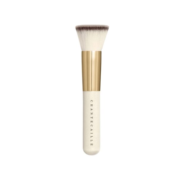 A wide, flat top makes this lush vegan brush ideal for gently buffing product onto the skin.