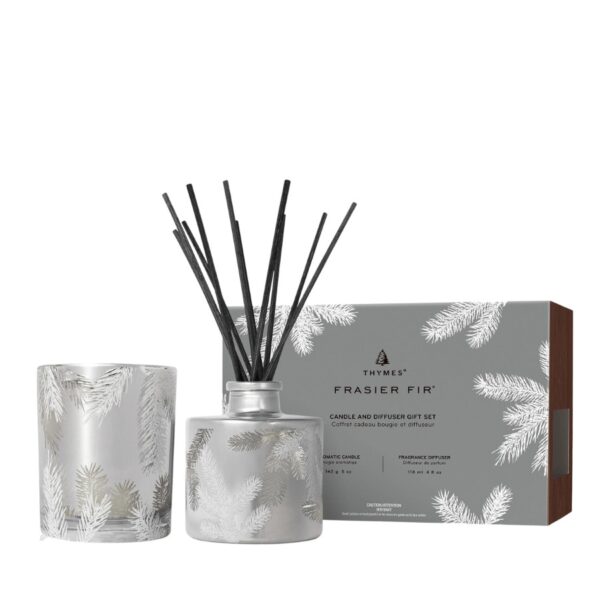 Find luxury and sophistication for the home and for gifting with the Frasier Fir Statement Candle and Diffuser Gift Set. This gift to impress adds elegance to any setting with the wintry, silver finish and iconic pine needle design.