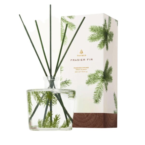 Embellished with the classic pine needle design, this home decor piece is truly a classic. Rattan reeds absorb the oil, releasing a fresh ambiance to large spaces. 