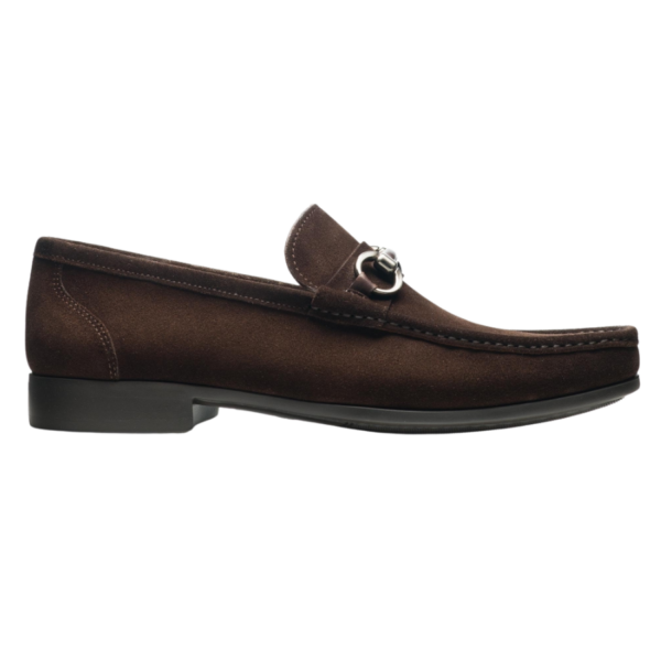 Versatile bit loafer featuring a moccasin toe design and leather wrapped bit. The cushioned rubber sole offers all-day comfort and durability. Perfect option for any dress or casual occasion.