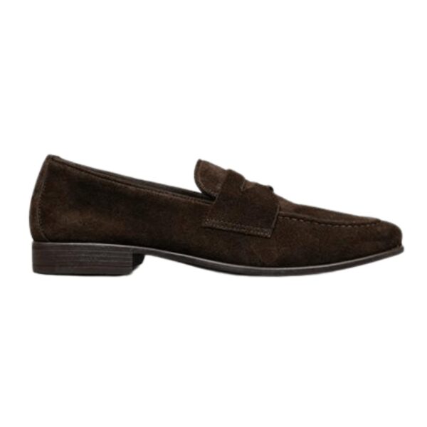 The Carter offers plenty of support and also an overall more comfortable feel. Second, the shape of the shoe-the Carter is more casual than the Cannon. Hand Finished in the U.S. Rubber Sole Penny Loafer. Suede.