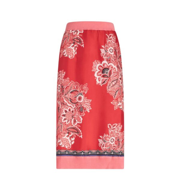 Midi skirt in lightweight knit cotton-blend fabric. This model features a silk twill front panel embellished with a bandanna bouquet-inspired print. 57% cotton, 43% viscose. Detail: 100% silk. Regular fit. Elasticated waist. Side splits. Ribbed hems. Made in Italy.