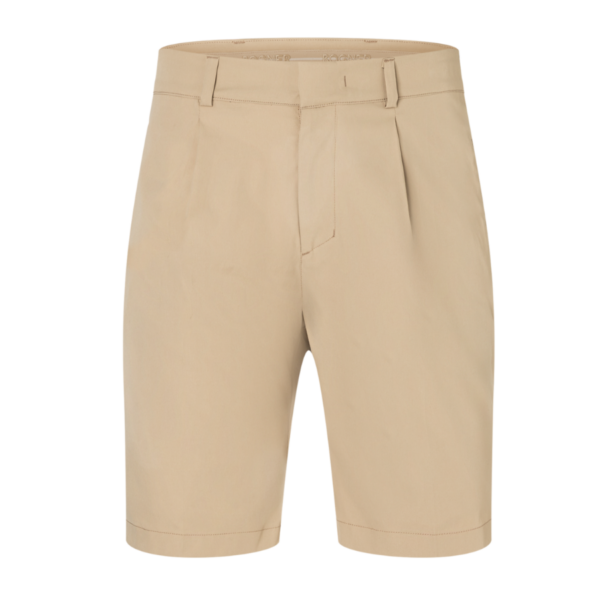 Functional shorts in a regular fit. With straight leg. Finely stitched leg hems. BOGNER-embossed snap button, hook, and concealed zipper for fastening. Attached waistband with five belt loops for belts up to a max. of 4.5 cm (1.75 in), with corded ribbon tape inside with rubberized logo lettering. Two side slash pockets. Two welt seat pockets, with corded ribbon tape inside with rubberized logo lettering, with rubberized “B” logo patch on the right. With a water-repellent finish.