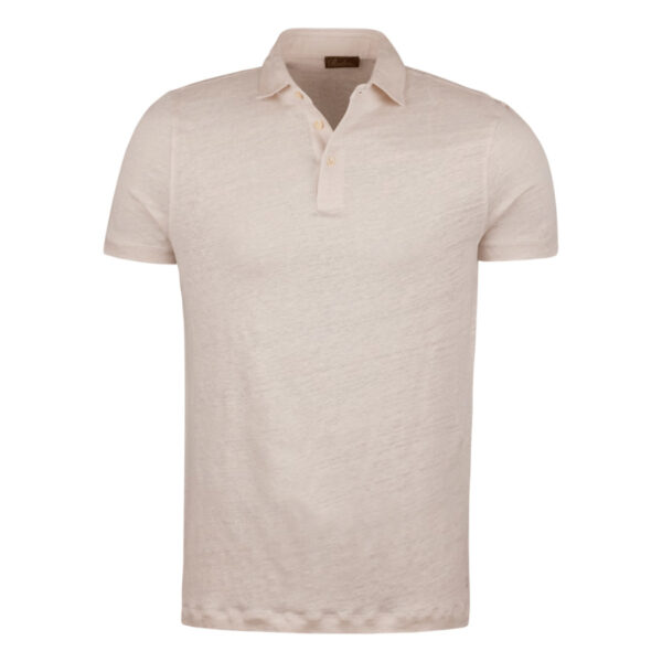 This polo shirt is made of linen är is detailed with a three button placket with mother of pearl buttons. Polo Shirt Collar. Linen. Short Sleeves. Mother of Pearl Buttons.