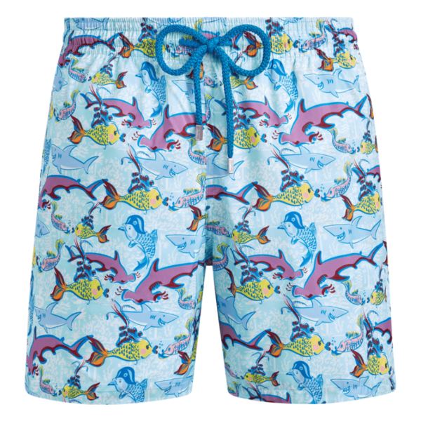 These classic printed swim trunks in recycled polyester are perfect for splashing in the pool with your mini-me. Folds into the back pocket for convenience. Ultra light-weight fabric. Elastic waistband with drawstring and zamac tips engraved Vilebrequin. Two side pockets. Two back eyelets allow water to drain and prevent swim trunks from ballooning when emerging into the water. Travel-friendly swimsuit folds completely into the back pocket. Side leg length in size M: 15.6" 100% Recycled Polyester.